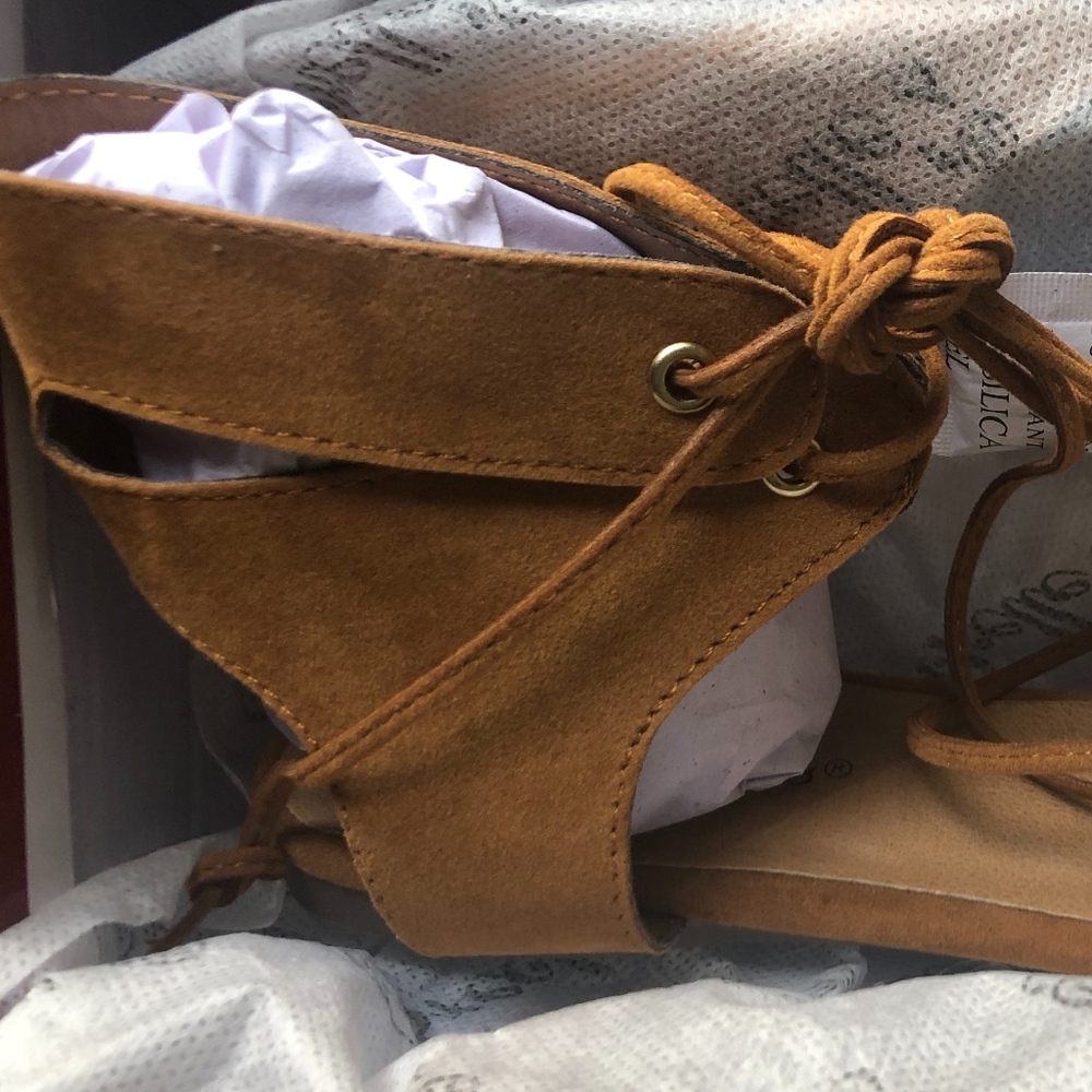 Breckelles Pointy Toe Lace Up Gladiator Flat Mule - Picture 2 of 4